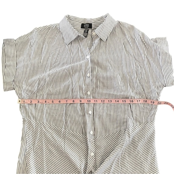 NWOT Jones New York Signature Striped Button‎ Down Tie Waist Short Sleeve Blouse - Picture 6 of 9